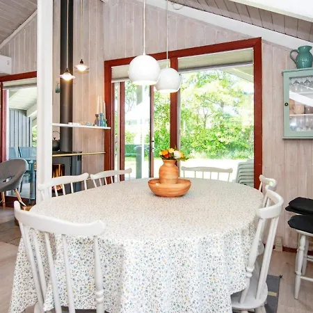 Secluded Harbor Cottage-by Traum Holiday home