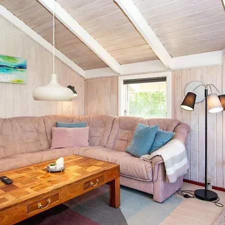 Secluded Harbor Cottage-by Traum